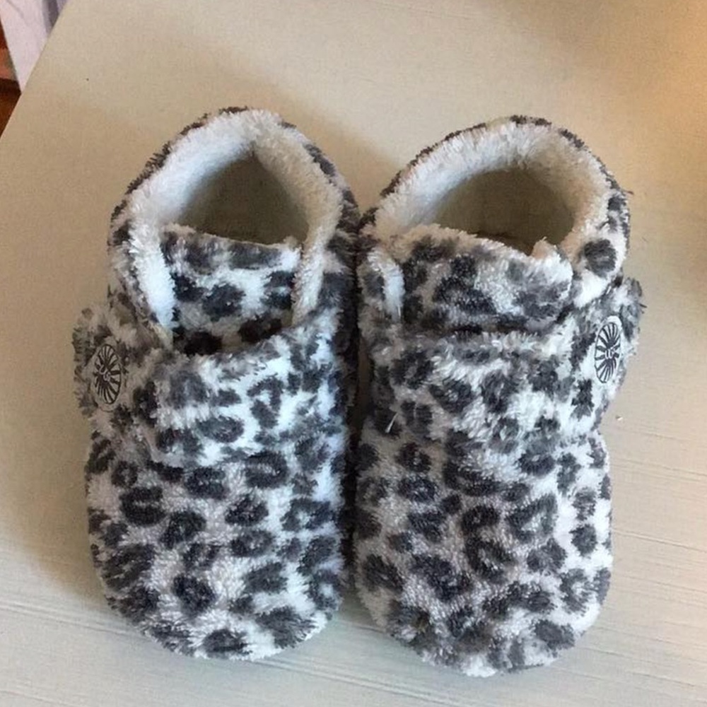 Uggs slippers